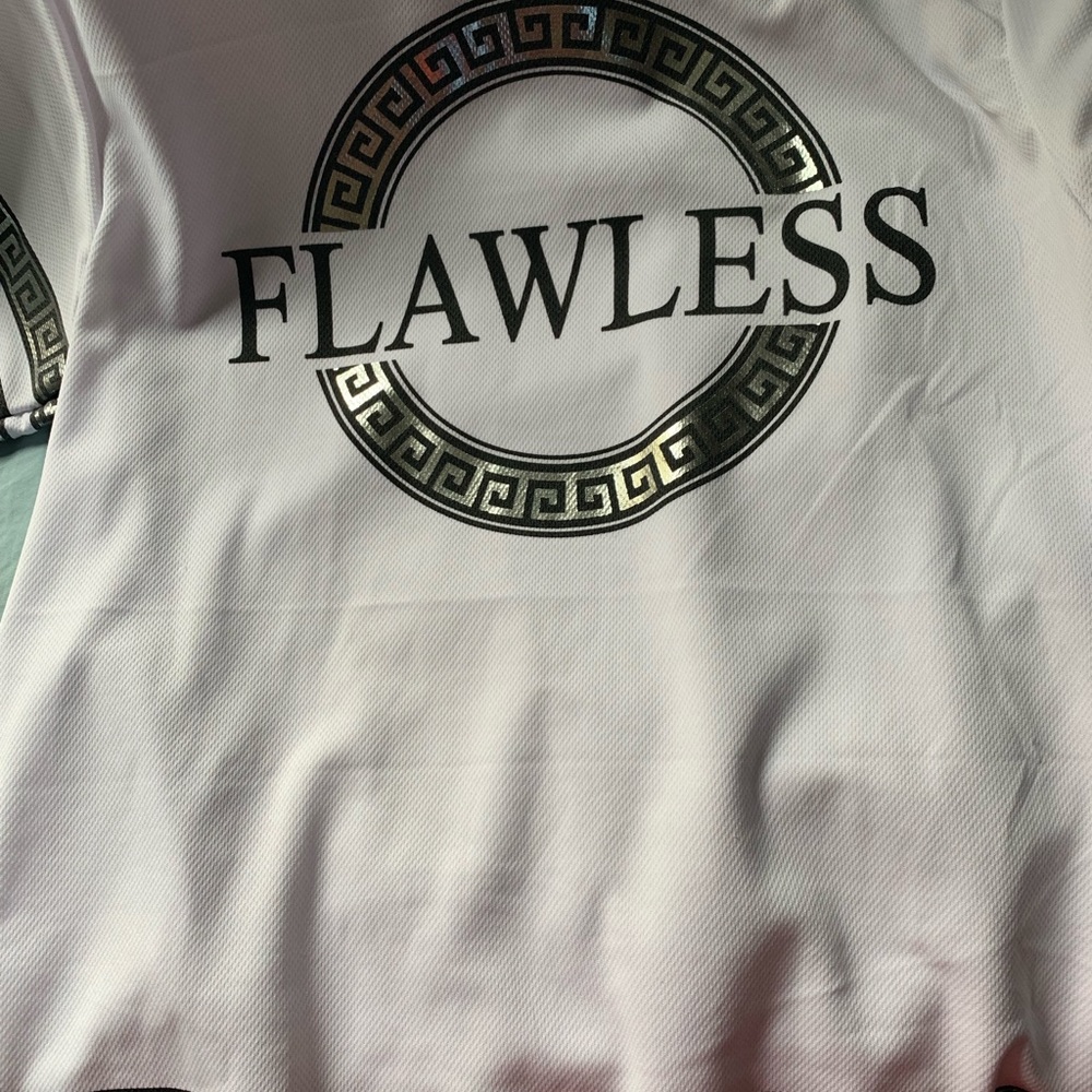 Graphics tee